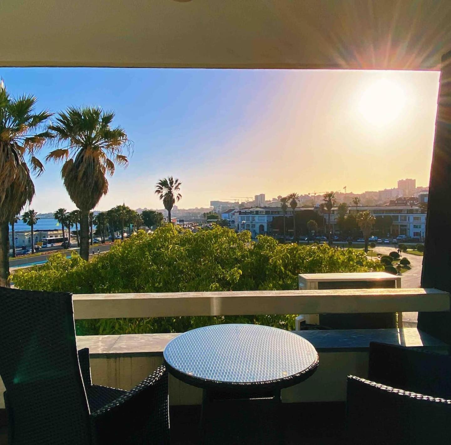 Sea View W Balcony 2 Mins Walk To Beach & Casino Estoril Luaran gambar