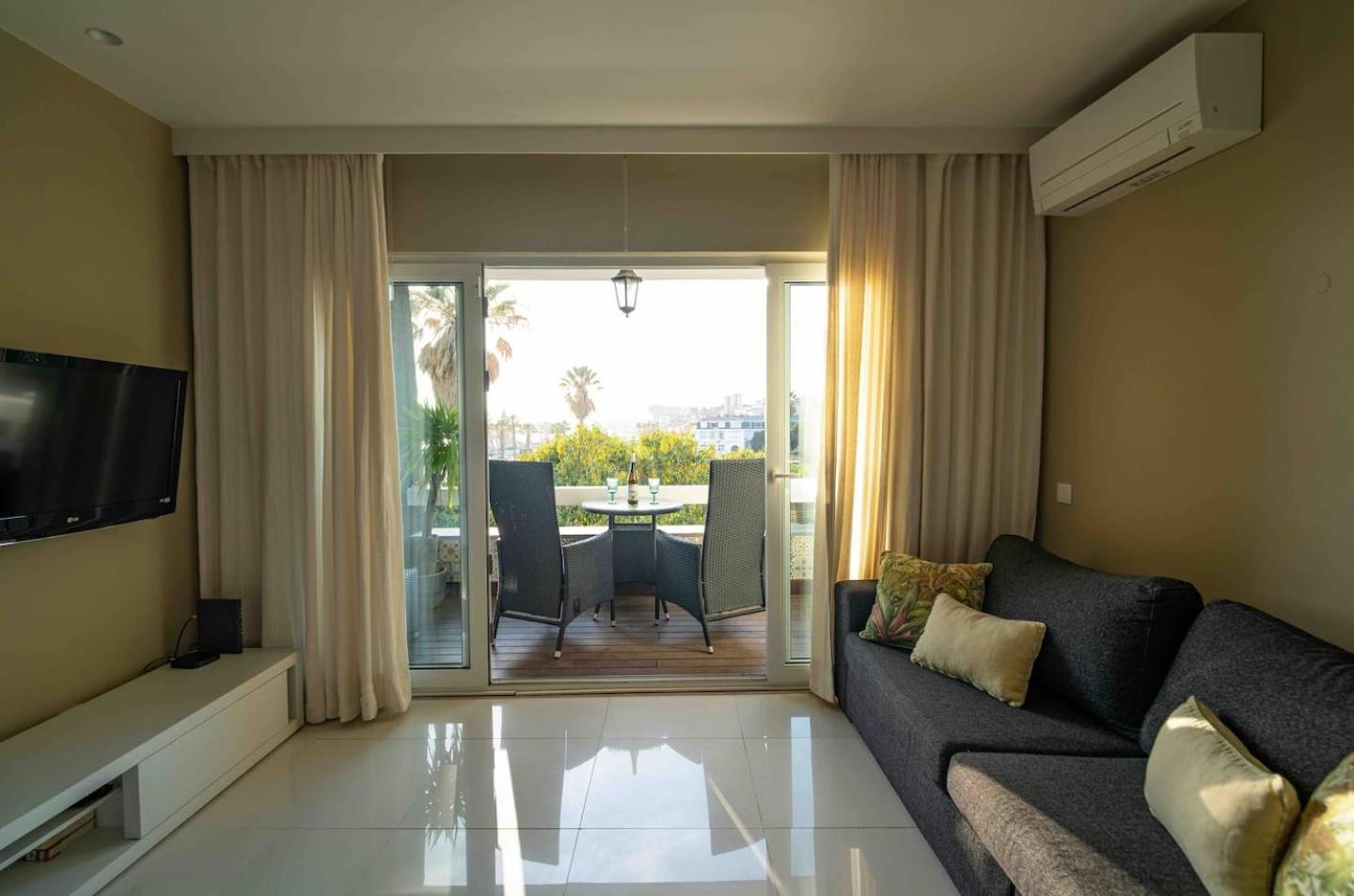 Sea View W Balcony 2 Mins Walk To Beach & Casino Estoril Luaran gambar