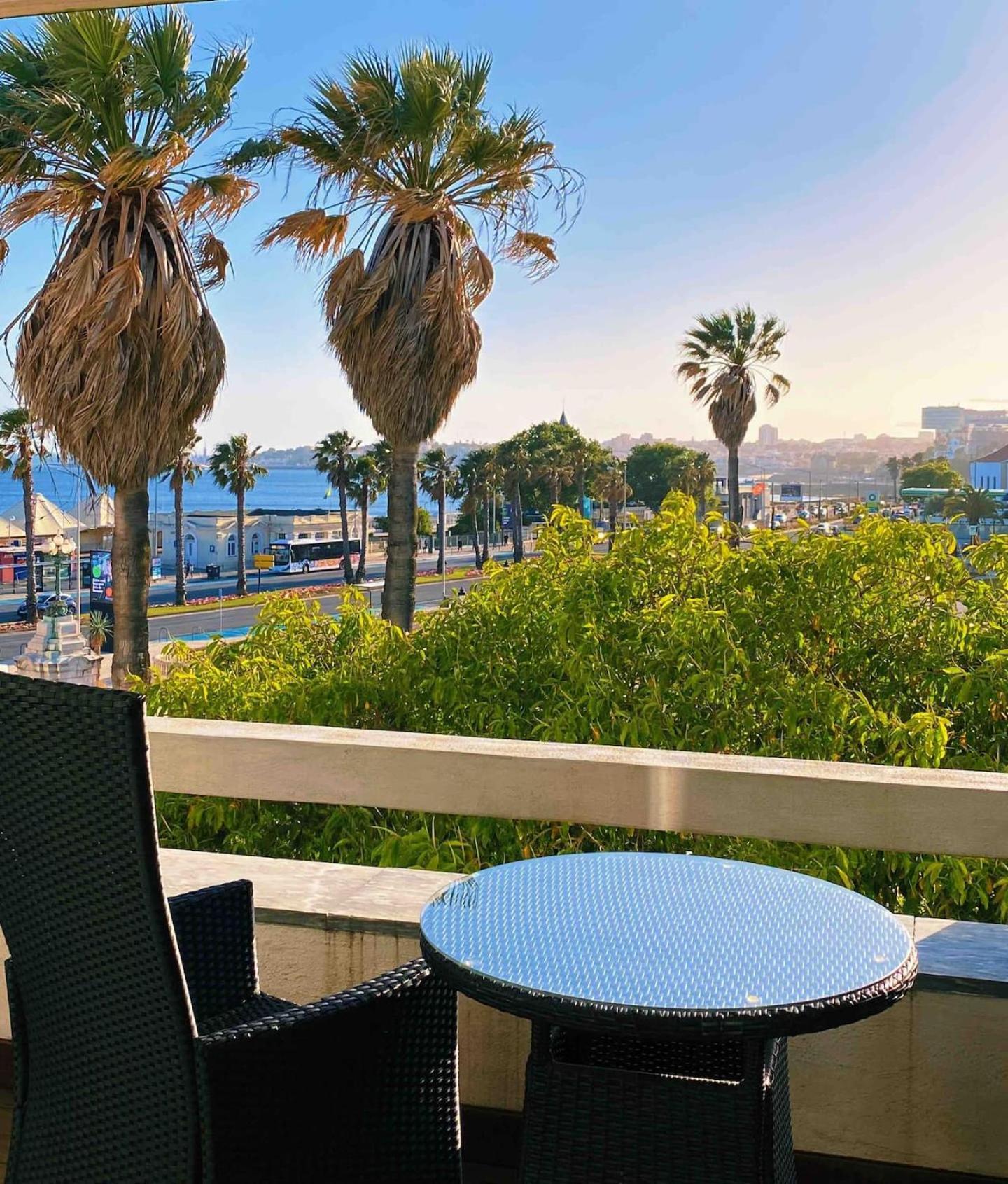 Sea View W Balcony 2 Mins Walk To Beach & Casino Estoril Luaran gambar