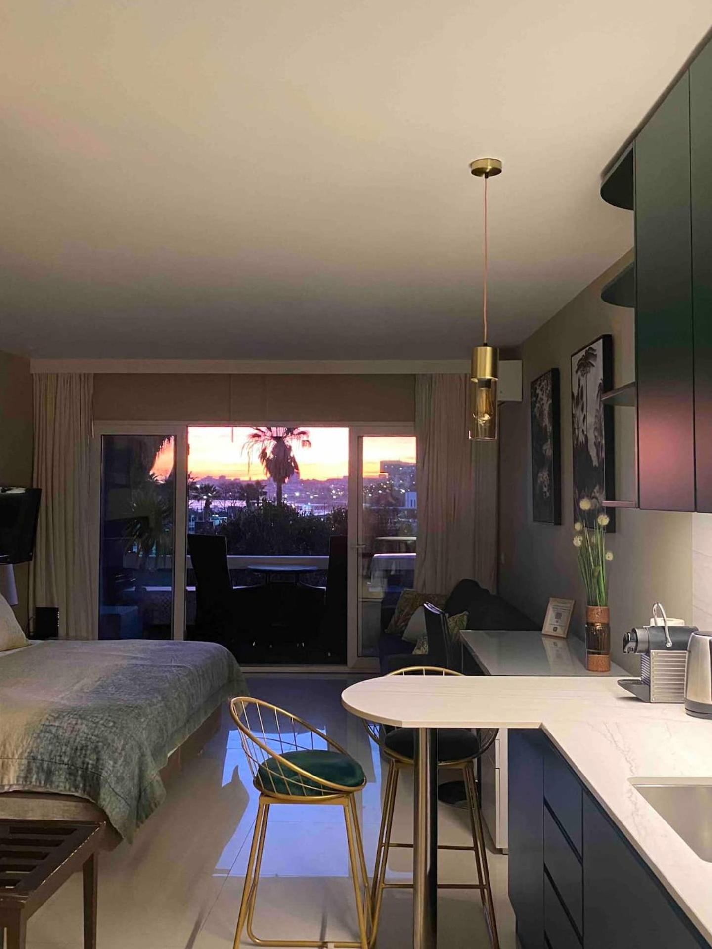 Sea View W Balcony 2 Mins Walk To Beach & Casino Estoril Luaran gambar